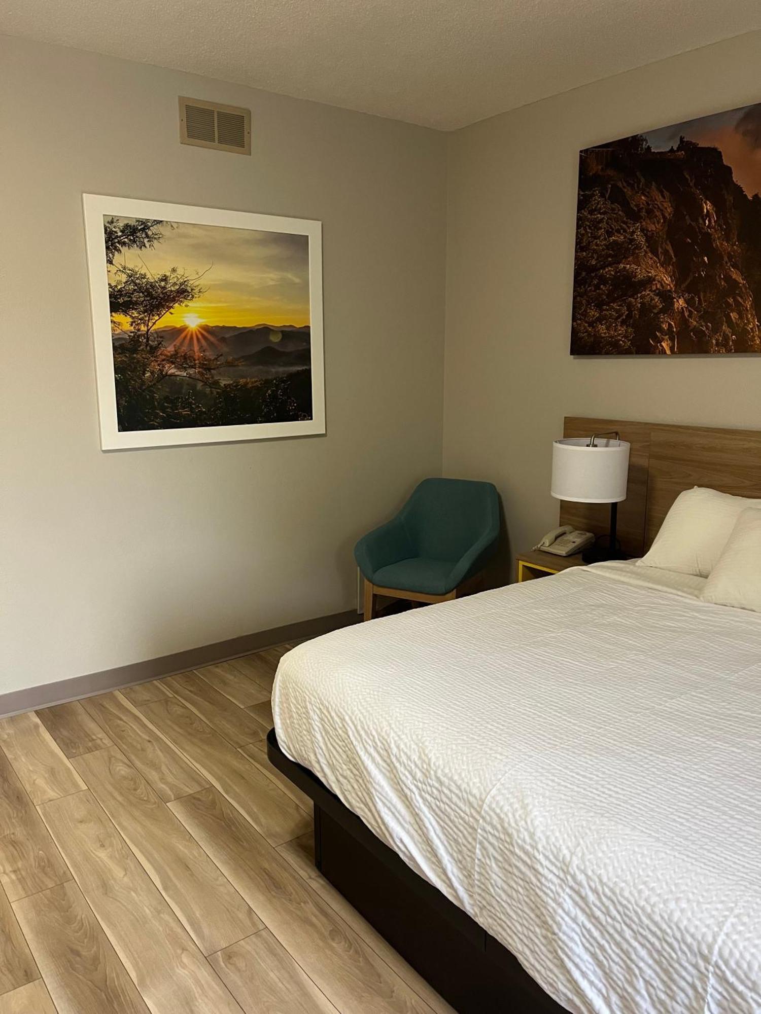 Days Inn By Wyndham Hutchinson Eksteriør bilde