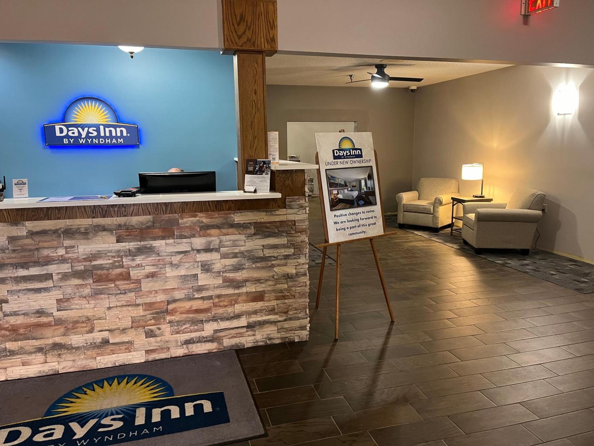 Days Inn By Wyndham Hutchinson Eksteriør bilde
