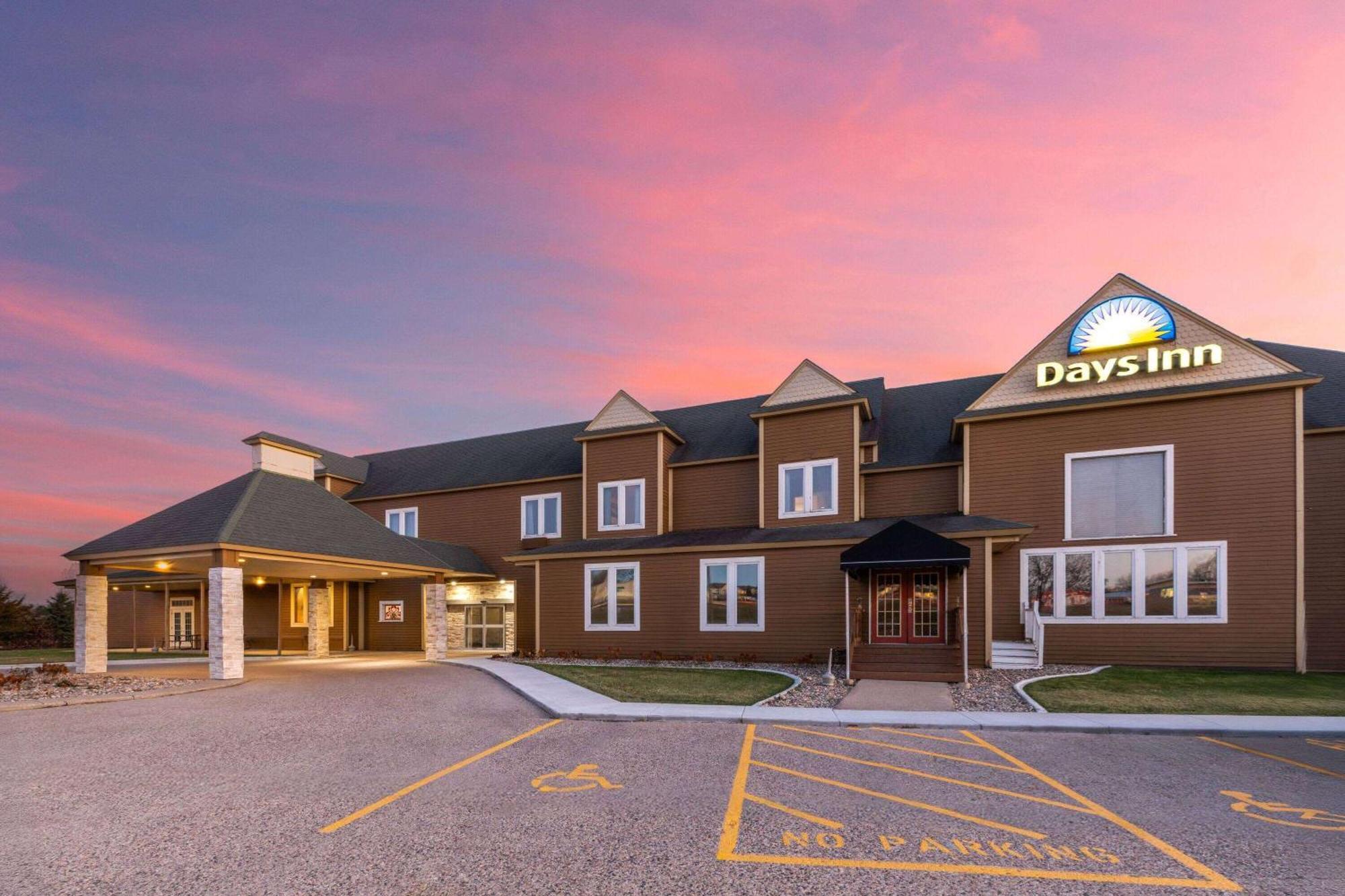 Days Inn By Wyndham Hutchinson Eksteriør bilde
